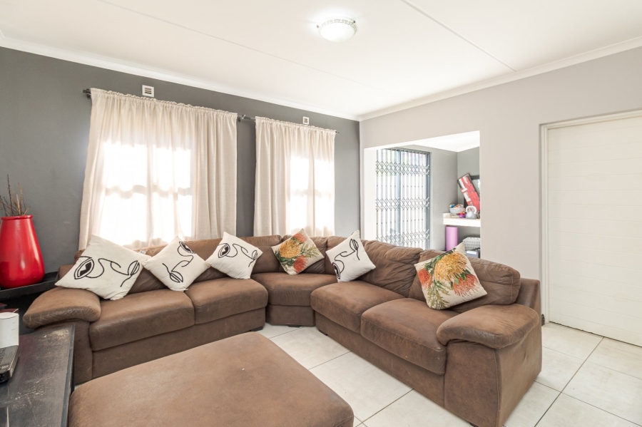 3 Bedroom Property for Sale in Buh Rein Estate Western Cape